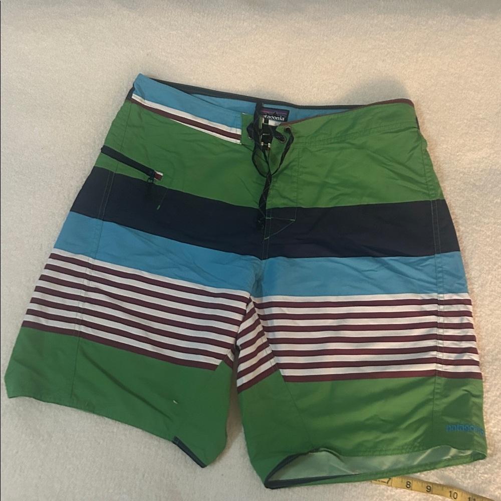 Patagonia Men's Wavefarer Board Shorts, Stripe Design Size 34